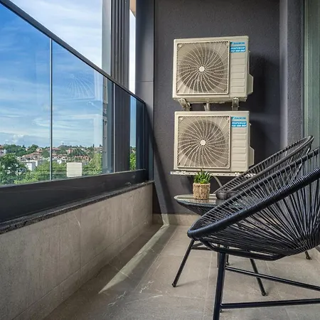 Apartman New Premium 1br In W/ Terrace