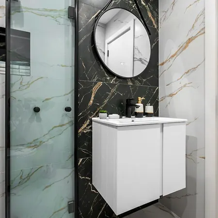 New Premium 1br In W/ Terrace Apartman